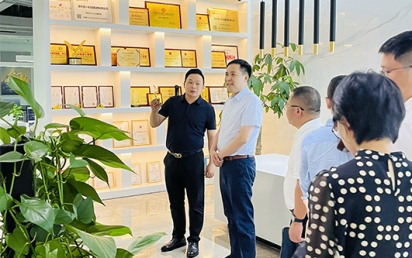 龙华民治街道张高攀书记莅临赢博考察、指导，助力赢博持续健康发展！